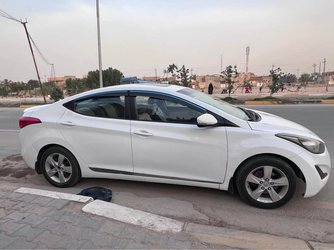 السلام عليكم ورحمة الله النترا موديل 12. مواصفات فول بأستثناء البصمة  فقط بصمة أبواب محرك 1800 جديد صار شهر شادة  السيارة بيها كارتات وبيها الجاملغ الخلفي طخة بسيطة وبيها دحجات وتكحيل بسيط 
السيارة مكانها كربلاء المقدسة عارضها 100 
وبيها مجال 
وكالة عامة عندي سنوية بأسم كردي شرط المداور. سنوية ساقطة 2016 
كل التفاصيل واضحة واي تفصيلة اخرى وتساب او اتصال ***********
متواجد ماسنجر  واتصال  ترهم مراوس بأمريكي فقط 💔 كربلاء, العراق
