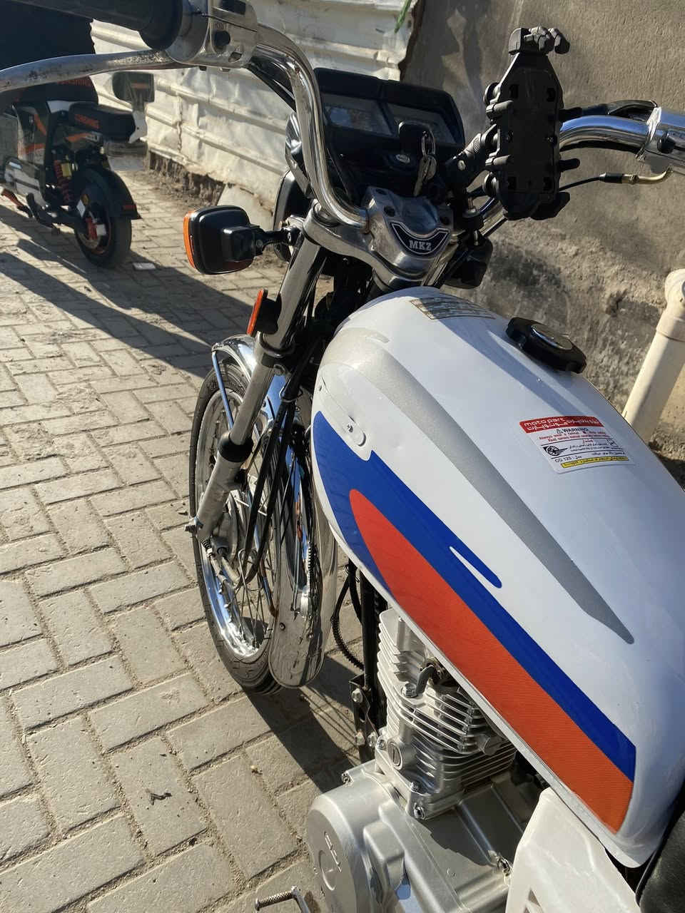 سلام عليكم دراجه يراني لبيع دراجه ما ناقصها اي شي كلشي شغال بيه صبانه ما حاط ع المحرك  مكفول المحرك   رقم وسنويه مديل ٣٠/١٢/٢٣ تجي وتشوف بعينك كلشي نضيفه السعر مليون ٧٠٠ وبيه مجال /***********
