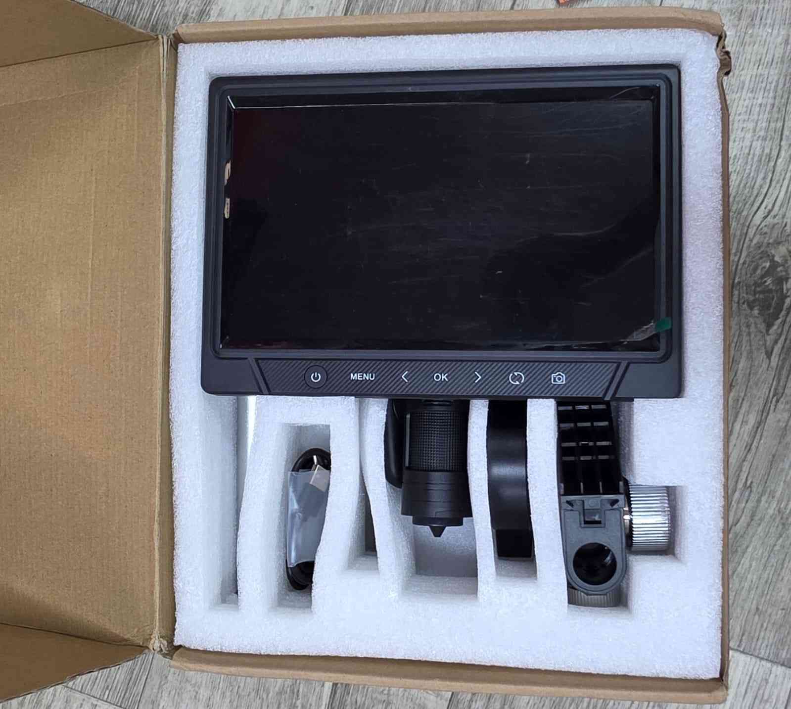 السلام عليكم مجهر الكتروني بهذا الشكل بعده بالكارتون السعر 50


**إذا كنت صاحب هذا الإعلان وتريد حذفه لأي سبب، رجاءا أرسل رسالة إلى الدعم الفني**