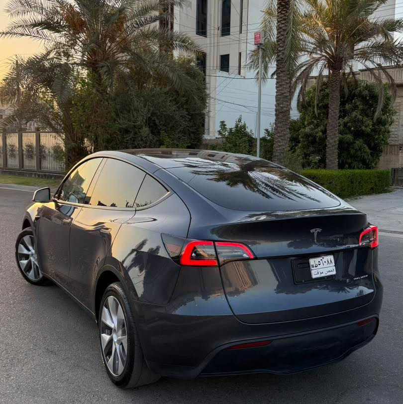 2023 TESLA MODEL Y
اللي يدور النضيف 

DUAL MOTOR LONG RANGE 2023
تسلا واي لونك رينج دبل ماطور 

(مرقم بغداد)

كامرات 360 
اوتو بايلوت 
حساسات 360 

السياره كلش  ماشيه 40 الف مايل
جديده 
بدون صبغ ( باب خلفي مبدل اصلي نفس اللون)

السعر 23.300$
وبيه مجال بسيط 
***********
***********
