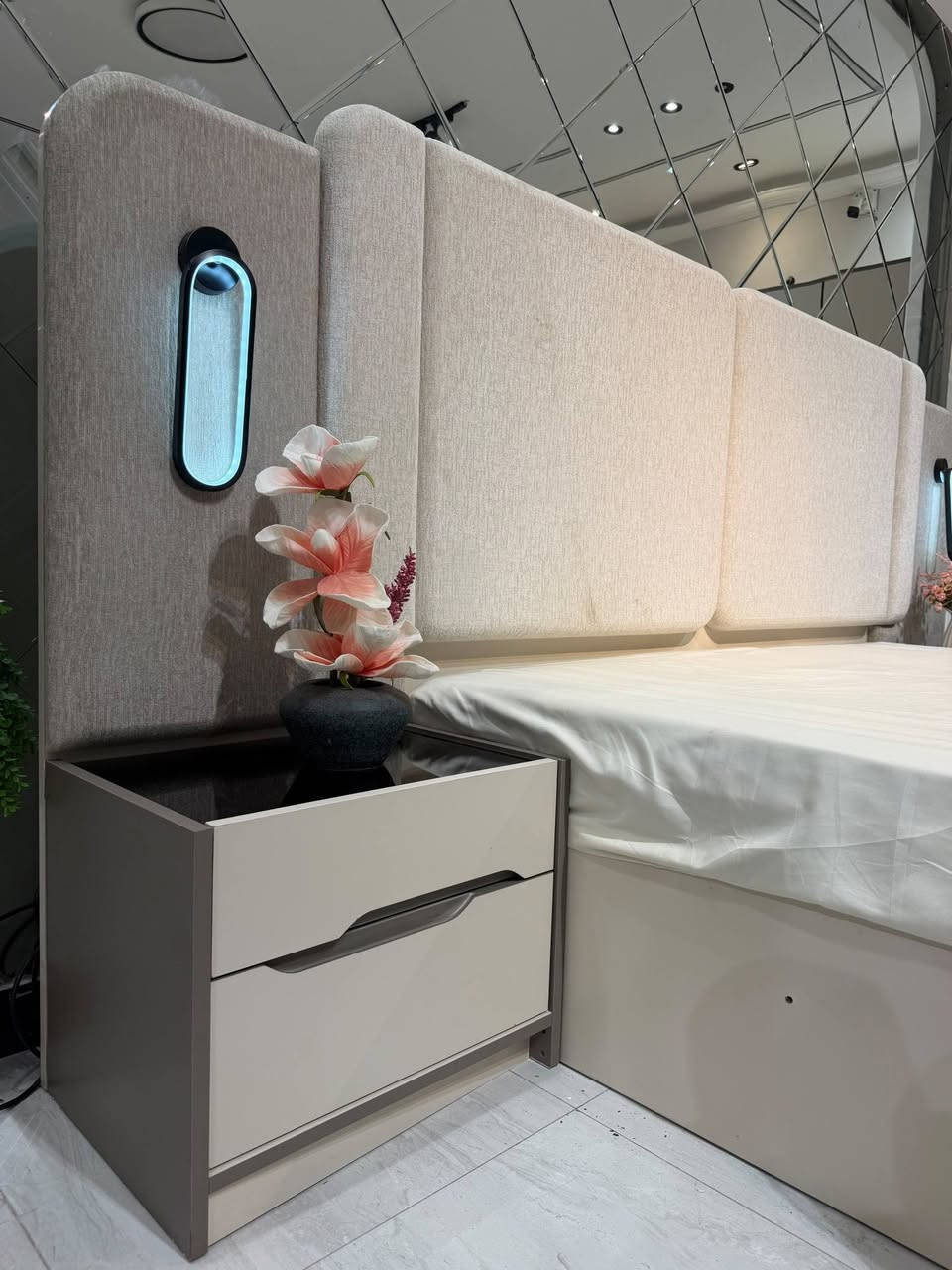 حوّل بيتك إلى عنوان للأناقة والفخامة مع أحدث تشكيلات الأثاث التركي الأصلي. 🛋️🏡
✅ غرف نوم عصرية
✅ كنب وصالات استقبال فاخرة
✅ غرف سفرة بتصاميم راقية
✅ جودة عالية وتشطيبات مميزة
✅ أسعار منافسة تناسب الجميع
نؤمن أن كل منزل يستحق لمسة من الرقي... لذلك نوفر لكم أفضل التصاميم التركية بأعلى جودة وأفضل الأسعار.
للاستفسار *********** واتساب
