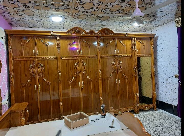 جزء من اعمالنه صبغ اخشاب 
مستعدون لصبغ وتلميع كافه انواع الاخشاب
ابواب الخشب وغرف النوم الجديده والمستعملة
وشد وفتح غرف النوم والابواب الخشب 
للاستفسار ***********
***********