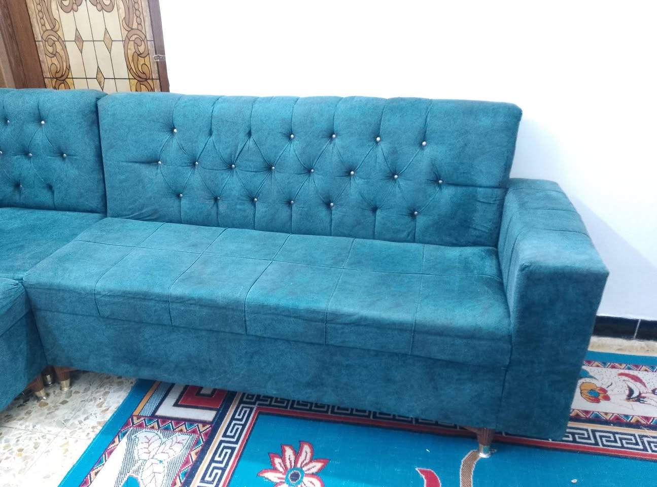 سلام عليكم تخم ديوان للبيع 7 مقاعد نضيف جدا تسكام المكان بغداد شهداء البياع الشراي يتصل بلرقم *********** وتساب موجود
