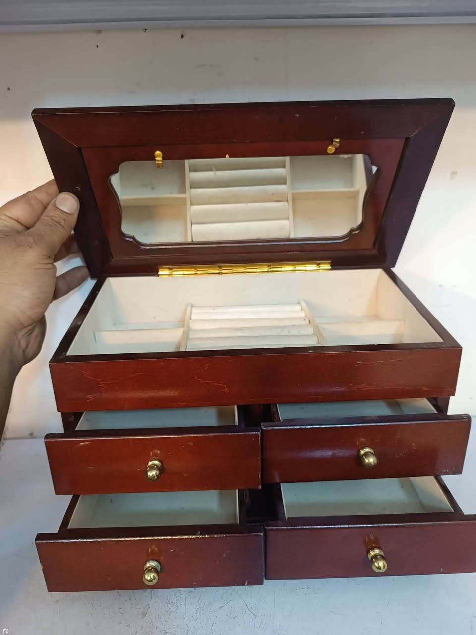 انتيكات وتحفيات للبيع مكاني بغداد *********** يوجد توصيل
