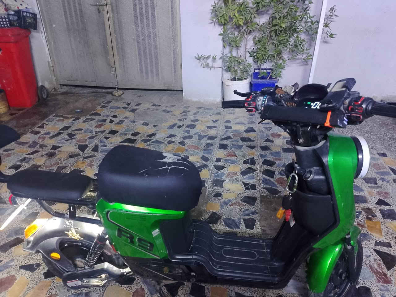 سلام عليكم دراجه شحن ار 9 كفاله بطاريه بلاديي حاله ممتازه السعر 475
وبيها مجال مكاني بغداد البلديات ***********
