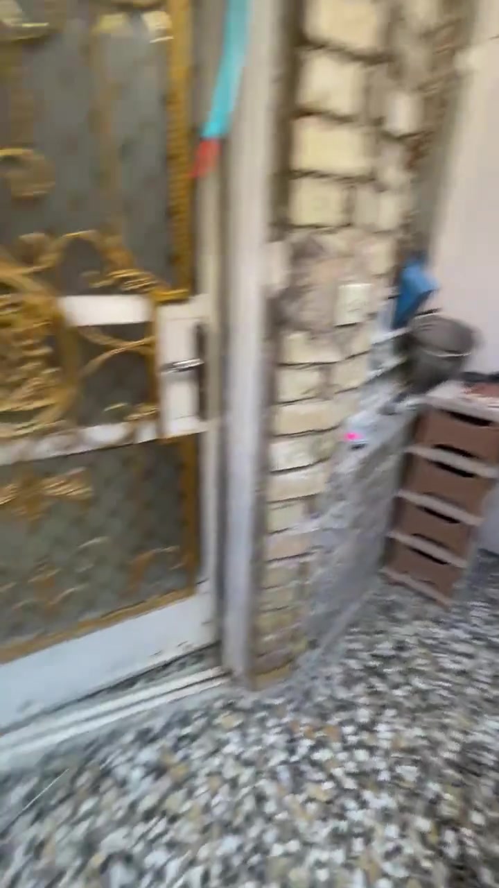 🏡 بيت زراعي للبيع
📍 الموقع: مشتل بلديات، قرب تقاطع المشتل وجسر الجديد، خلف مجمع الفلسطيني.

📐 المساحة: 93 م² تقريباً (واقع حال 90 م²).

📏 الواجهة: 5 متر تقريباً.

📏 النزال: 18 متر وشوية.

🏠 البناء: طابق ونصف.

📝 ملاحظة: الطابق الثاني مبني بـ السندويش بنل.

💰 السعر: 120 مليون دينار عراقي، وقابل للتفاوض بشكل بسيط.

📞 للتواصل والاستفسار: ***********
