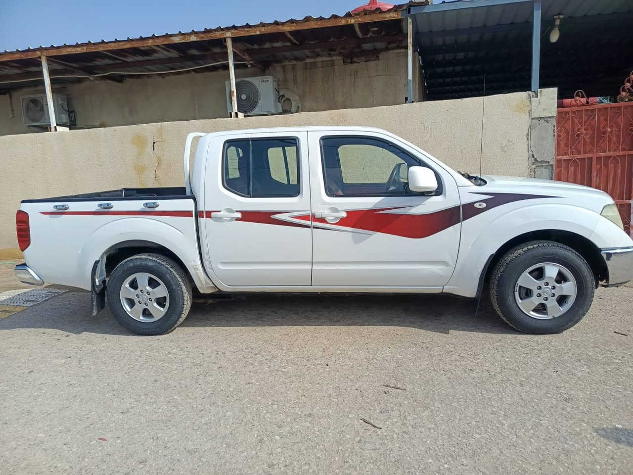 نيفارا موديل 13 اوتماتيك جاهزه ومكفوله بيها بارد بجاملغ لامامي قليل  رقم  اربيل جديد للاستفسار اكثر اتصل على رقم ***********
