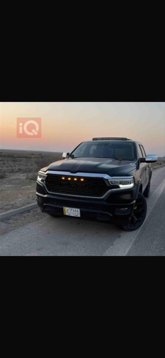 $$$ بيع مستعجل $$$ 
رجاءا اللي ميعرف اللمتدد 
لا يحجي من يمه 

‏1500 LIMITED 

رام 1500 لمتد  .

الموديل : 2020 . 

المحرك : V8 5.7L . . 

رقم بصرة باسمي تحويل  
حادث جاملغ وبنيد
المواصفات :
* دفع تو  وي . 
* رادار تفاعلي مع مانع تصادم. 
* نقطة عمياء. 
* تحذير الخروج عن المسار.
* 4 كاميرات (360) درجة. .. 
* لمسات داخليه من الخشب.
* استطفاف ذكي (اوتوپارك).
* دوسات جانبية كهربائية.
* المصابيح الأمامية زنون.
* كشافات الضباب زنون. 
* المصابيح الأمامية والمصابيح الخلفية LED. 
* دخول ذكي (بصمة). 
* تشغيل عن بعد.
* المقاعد كهربائية مع ميموري.
* المقاعد الأمامية تبريد وتدفئة. 
* المقاعد الخلفية تبريد وتدفئة. 
* شاشة كبيرة 12 أنچ.
* حساسات امامية وخلفية.
* سقف بانوراما.
* مانع تصادم خلفي. 
* مكيف خلفي.
*محدد سرعة.
* نظام اطفاء وتشغيل اوتماتيكي.
* مرايا كهربائية جانبية من الكروم قابلة للطي كهربائيا.
* شاحن موبايل لاسلكي (واير ليس).
* الشباك الخلفي كهربائي. 
* المرايا الجانبية تدفئة. 
* باب الصندوق كهربائي.
* امكانية تعديل ارتفاع دواسات البنزين والبريك.
* هاند بريك كهربائي.
* المرايا الوسطية كاميرا. 
* حساسات امامية. 
* حساسات خلفية. 
* السياره نظام  دفع جكات  صعود ونزول
* مرايا مع خاصية التعتيم الذاتي.
 

للتواصل الاتصال *********** 
غير متواجد على الفيس بوك
