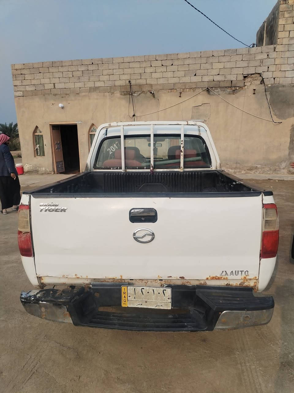 سلام عليكم سكاي مديل 17
سياره متجيه جيهه واحد كير ومحرك وشاصي مكفولت سنويه صاقطه صارها سنتين ومتعهد بلمداور رقم المثنئ حدادي توني شادها وجوزج توير توتي  حاطه تبريدها ثلج سعر 32 وبيهاا مجال ترهم مرواس، المكان السماوه سوير نتصال ع رقم ***********
