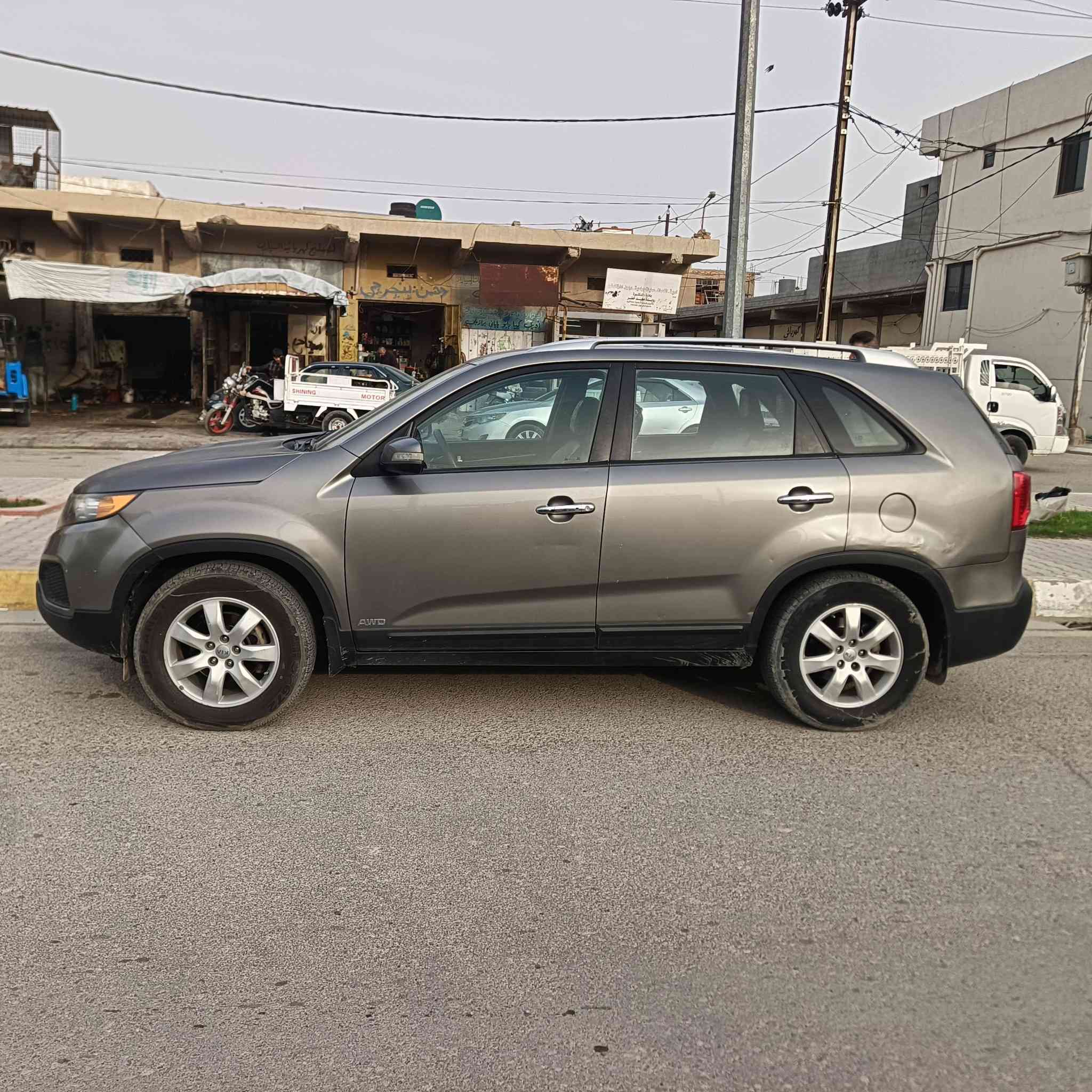 للبيع للبيع مستعجل
سورينتو امريكي 2013
سبعة راكب رقم ديالى 
سنوية بأسم تحويل مباشر 
كير ومحرك وصدر وتخم تاير 
وهاي السونار مالتها 
السعر 135 ورقة وبيها مجال 
***********
