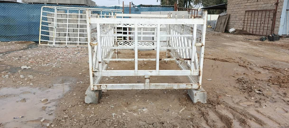 سلام عليكم محجر كيا بنكو للبيع  للاستفسار اكثر اتصال على الرقم*********** العنوان ديالى شهربان
الطول 3.12cm
ارتفاع 1.10cm
عرض 170cm
