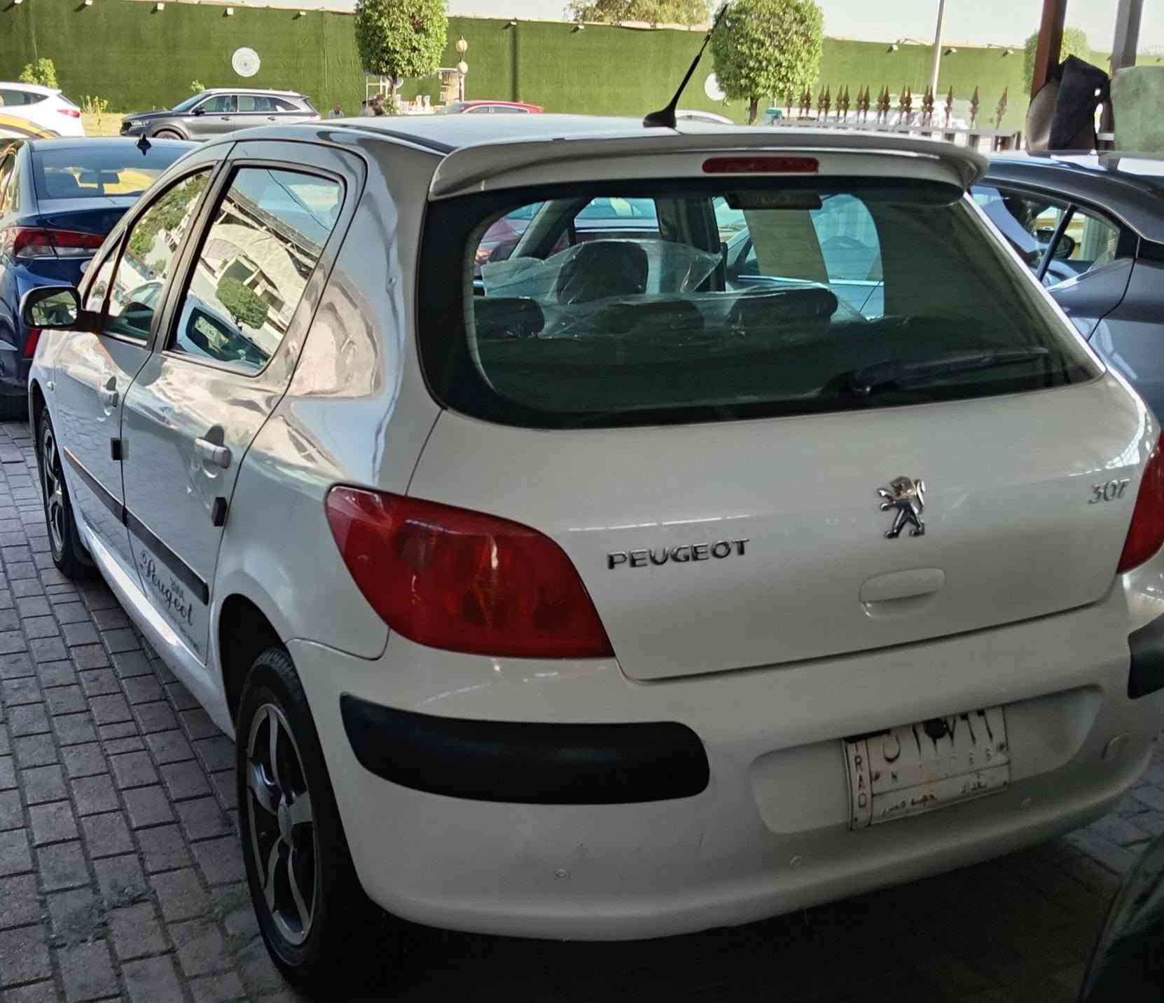 بيجو فرنسي موديل 2004 سياره جاهزة من كلشي كير محرك صدر تبريد مكفولات شاشه تاب بيه صبغ مكانات ابيع حزام ويل كب اصلي غرفه جديده سعر 50 بيه مجال قليل شراي يتصل مكاني بغداد لحبيبيه رقم *********** رقم سياره مميز 17766 بغداد مشروع وطني
