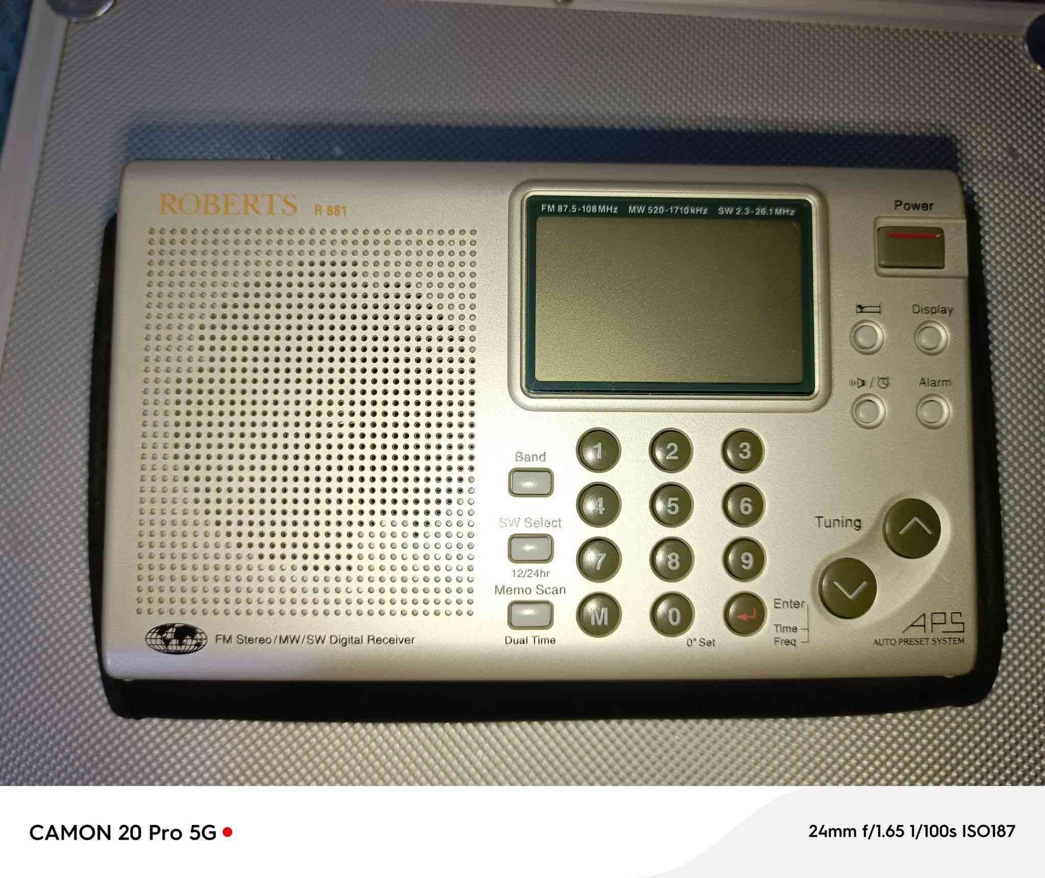 راديو ROBERTS. R881
انكليزي الصنع
موجات FM-MW_SW 14
موجة sw 14 موجه
شاشه دجتل
ميزه حفظ محطات مفضله
منبه وساعه ومنفذ سماعه خارجيه
بيه منفذ محوله ٦ فولت
يشتغل باتري قلم عدد ٤
جهاز لوك جديد كارتون مع حافظه اصليه جلد
اي استفسار خاص وبالخدمه


**إذا كنت صاحب هذا الإعلان وتريد حذفه لأي سبب، رجاءا أرسل رسالة إلى الدعم الفني**