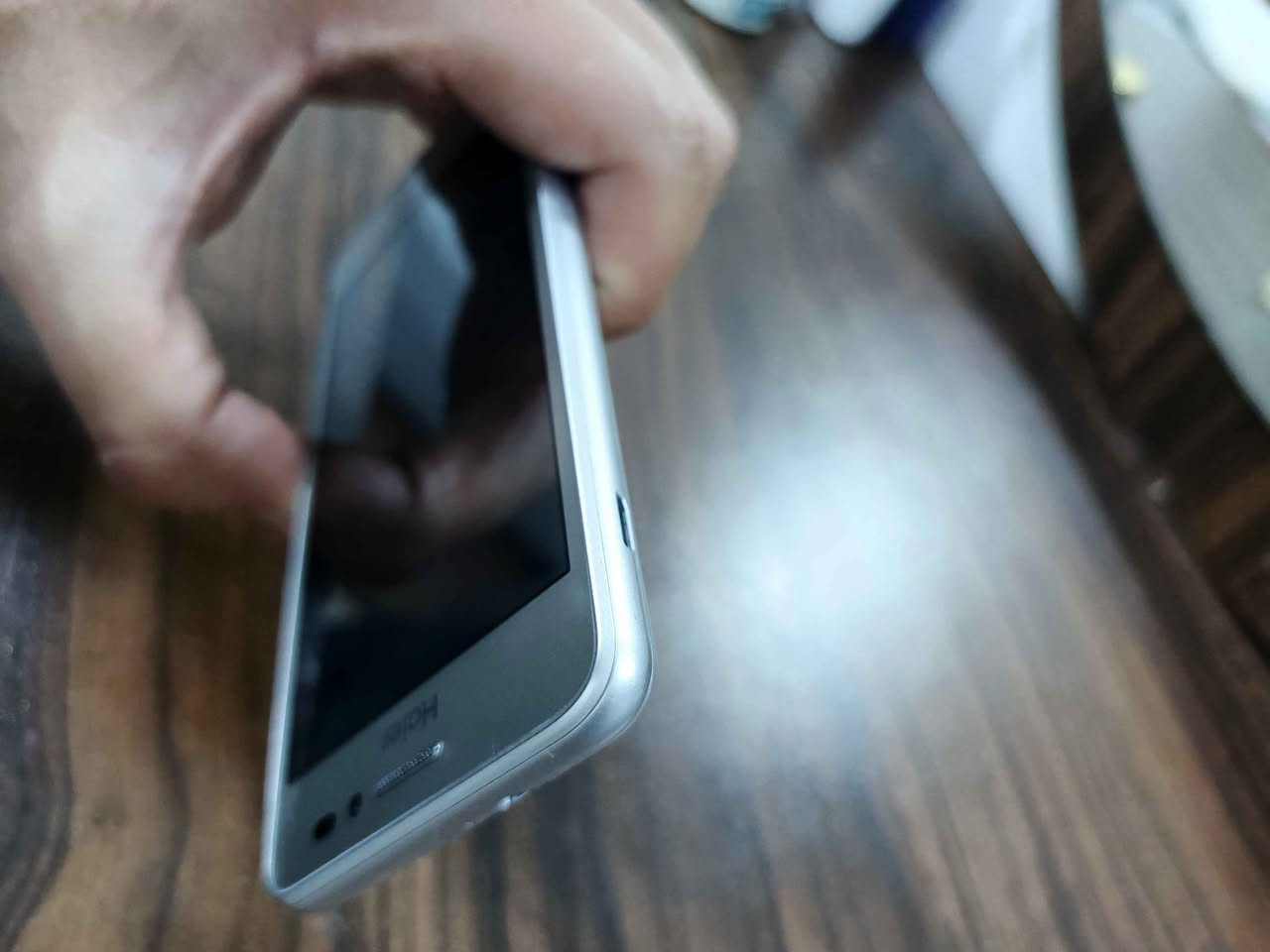 تلفون من شركه haier مواصفاته عاديه جدا نظامه اندرويد يرهم ك تلفون لاستخدام الاتصالات او للاطفال الجهاز جديد ممستخدم بدون اغراض فقط جهاز وكفر يلاستك شفاف السعر 25 الف مكاني بغداد بغداد, العراق


**إذا كنت صاحب هذا الإعلان وتريد حذفه لأي سبب، رجاءا أرسل رسالة إلى الدعم الفني**