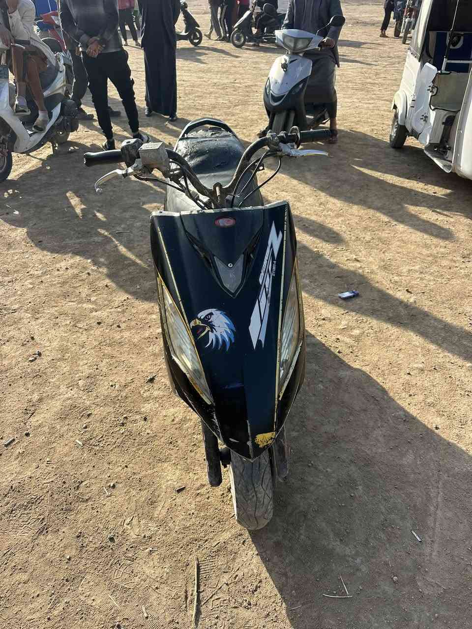 سلام عليكم  دراجه جيفور   درجه كامله كلشي ماعيزهه كابريته جديده هسه شدلهه ماناقصهه شي نكرا سلف ب٢٠٠وبيهه مجال بصيط لشراي مكاني لهوير *********** وات
