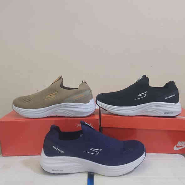 🟩انواع الاحذية والقياسات 
🟨 ادداس +نايك زوم+ سكچر +سامبا + حذاء رياضي 
🔴 السعر ٢٠ الف مع التوصيل القياسات من ٤١ الى ٤٥
✅ عدا السامبا قياساته من ٤٠ الى ٤٥ التوصيل كافة محافظات العراق 
🟣 التواصل واتساب ☎️(***********)
