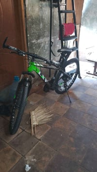 لبيع بتيسكل جديد السعر 110 وبي مجال ‏‪07758783926‬‏