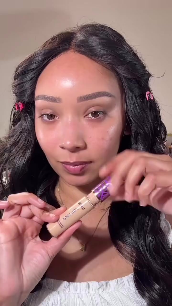 ✨ لأنج تستاهلين بشرة فلتر بدون فلتر ✨
كونسيلر Tarte Shape Tape الأصلي
التغطية؟ كاملة بدون ما يثقل
الثبات؟ من الصبح لليل
النتيجة؟ هالات مختفية وبشرة مشدودة 🤍🔥
✔ يخفي الهالات والتصبغات
✔ ينحت ويعطي إضاءة طبيعية
✔ مناسب للتصوير والمناسبات
✔ ما يتجمع تحت العين
مو عبث مكتوب عليه
"America’s #1 Concealer" 👑


**إذا كنت صاحب هذا الإعلان وتريد حذفه لأي سبب، رجاءا أرسل رسالة إلى الدعم الفني**