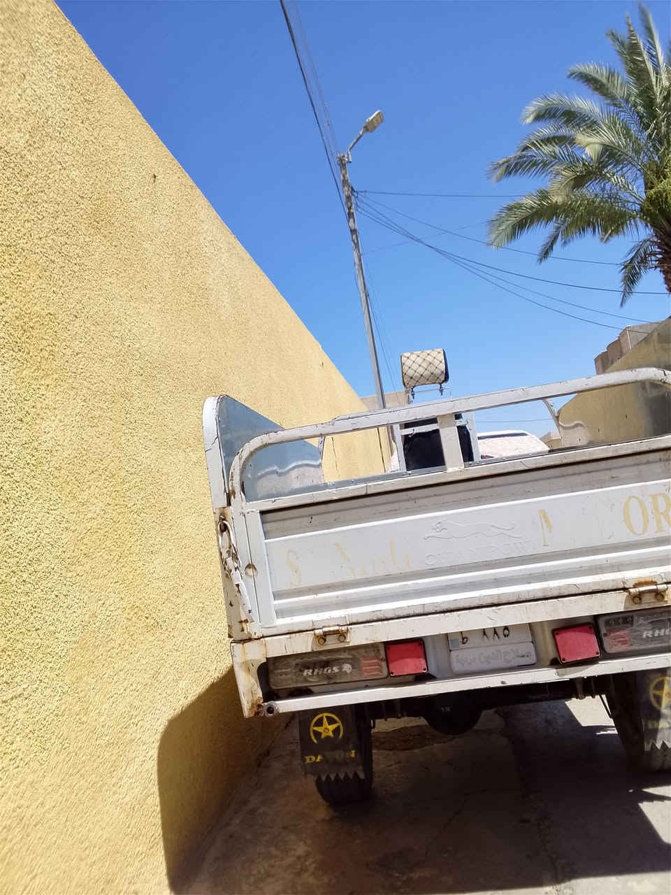 سوتة للبيع  مكفولة رقم وسنويه مانقصها اي شي السعر مليونين وميه  للاستفسار الاتصال على الرقم ***********
