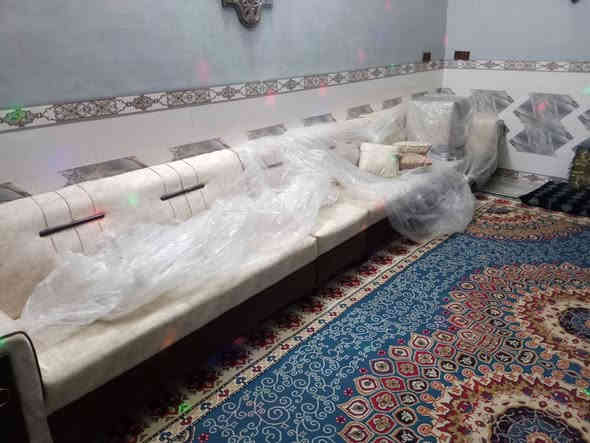 سلام عليكم تخم للبيع  10نفرات ولا واحد كاعد بي جديد من محل للبيت يعني ما مستخدم ابد ويا 3مخدات وطبله وحده  مكاني الحمزه الشرقي سعر 400 الف وبي مجال  
رقمي ***********
