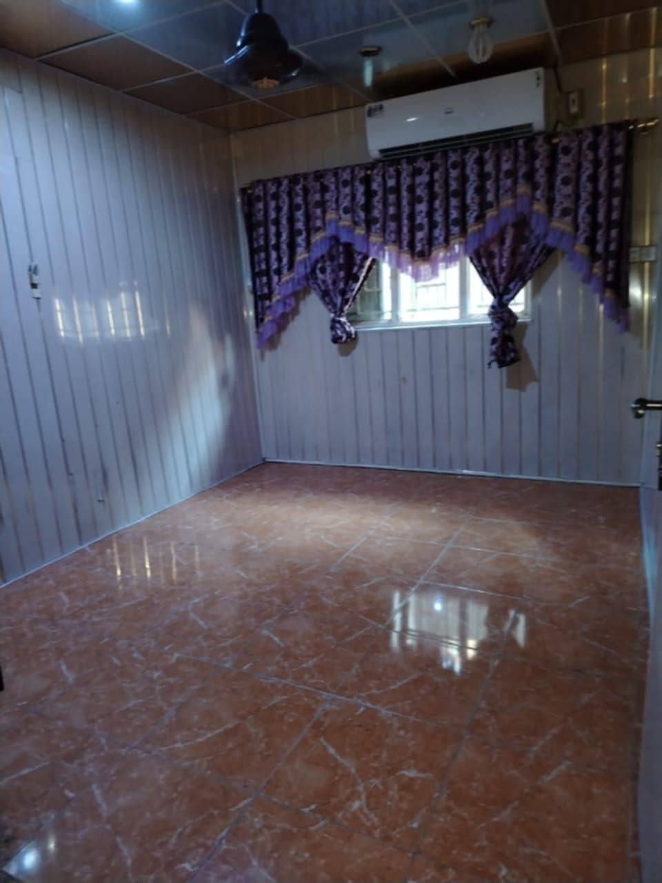 بيت بحي الرحمه الأول قرب العلوه القديمة طابقين 
المساحه ١٠٠مربع.بي.معاملة.تطويب.سعر.٤٠.وبي.مجال
رقم الموبايل ***********
