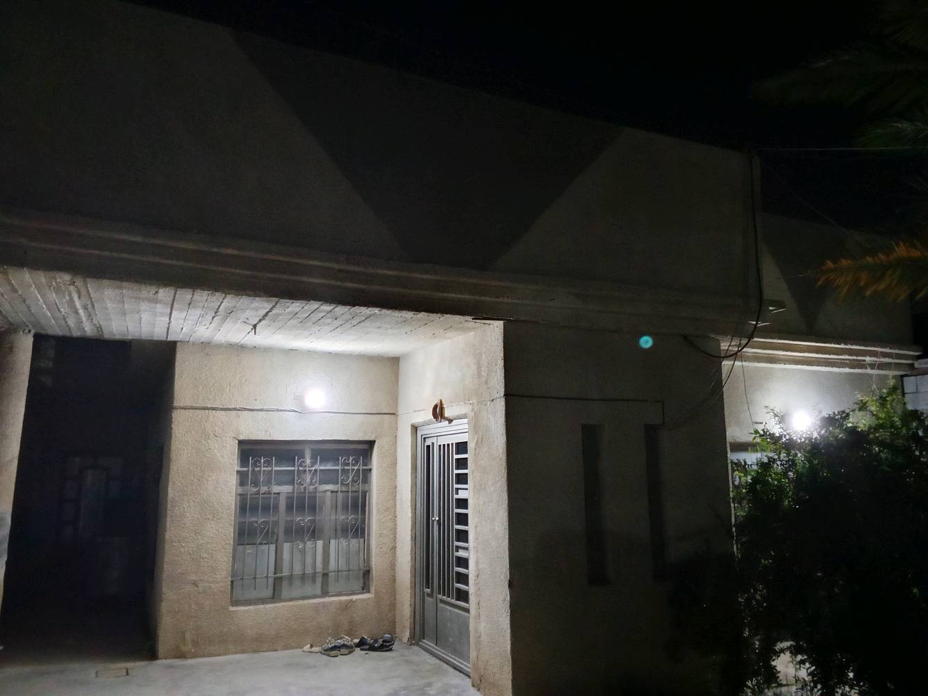 بيت للبيع جسر ديالى منطقه الاعريفيه شارع ابو مروان المساحه 240 جنس العقار عقد.177 مشمول بالتطويب تبليط خدمات كامله كلشي قريب جامع مدارس اسواق سوك افران مخبز السعر 110 وبي مجال يباع مع الاثاث وبدون الاثاث للاستفسار ع الرقم ***********