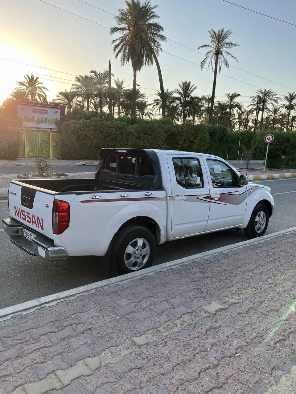 السلام عليكم
بيكب نيفارا موديل 2014 اوتوماتيك بيها الضربات اللي موضحة بالصور باللون الاحمر + بعض النقوصات 
سنوية منتهية بأسم شخص من العمارة تبريد تدفئة شغال طبيعي مكينة لا تنقيص ولا تبخير طبيعية 
السيارة ماشية 260 الف 
السعر 120 وبي مجال 
للأستفسار ***********
