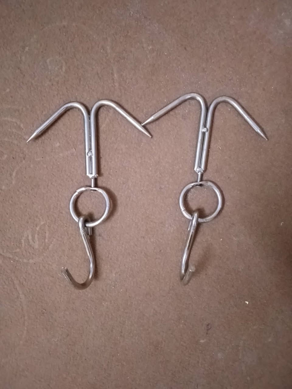 السلام عليكم ورحمة الله شياش كباب 100 عدد وجنكال عدد 2 جدد السعر 50 الف المكان التاجي حي الحسن العسكري ***********
