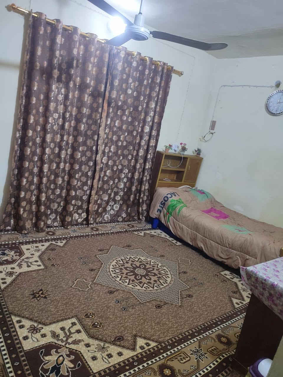 سلام عليكم
بيت طابو صرف مساحه 200  عنوانه حله حي العسكري يبعد على شارع30 
80متر 
يحتوى ع3غرف مطبخ استقبال صحيات جوه وبره لاستفسار وتساب *********** السعر 145
