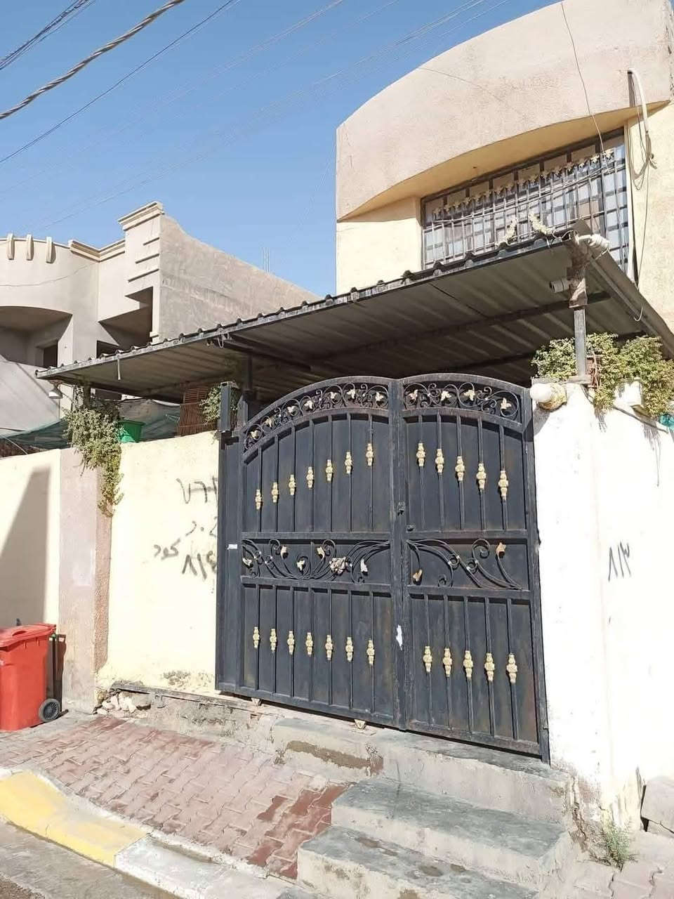 اعلان متوفر بيت للايجار في منطقة التأميم الدواجن قرب ثانوية الزيتون يتكون من  استقبال ومطبخ وصالة ومجموع حمامات داخلية وخارجية وكراج وحديقة
سعر الإيجار 500 بي مجال
للأستفسار الاتصال على الرقم ***********
