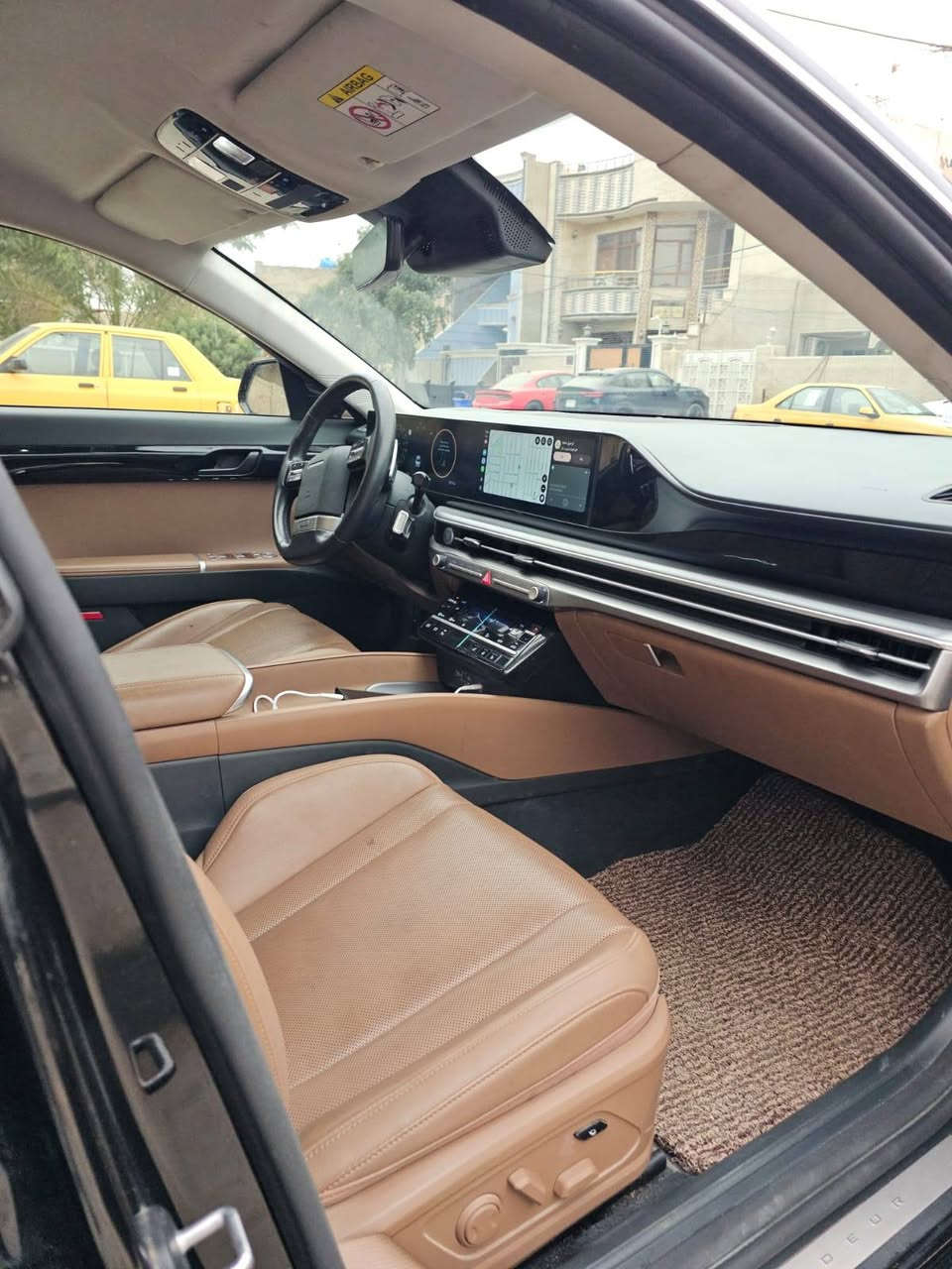 السلام عليكم سيارة ازيرة للبيع كراندر موديل ٢٤ بغداد بسمي وارد كوري سيارة جاهزة من كلشي حادثهة بجم تبديل بنيد وجاملغ فول مواصفات ماعدا الفتحة العنوان بغداد الاتصال واتساب ***********
