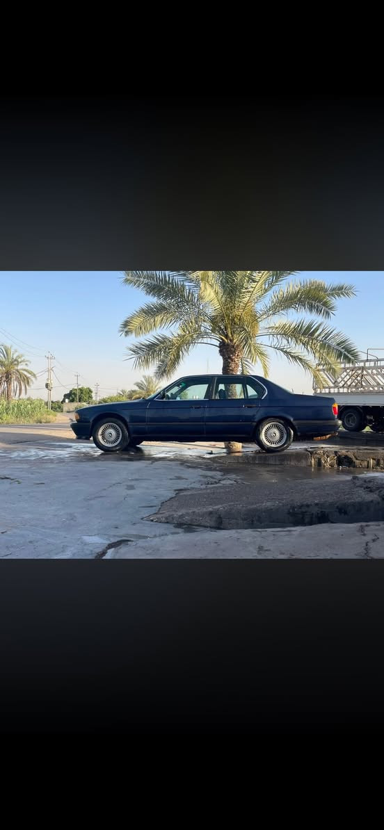 السلام عليكم  
BMW موديل 1989 رقم انبار جديد سنويه جديده ارقام جديده. مكفوله كير اكسل حداديه مكينه  تبريد ويه السويج تعمير جديد  فتحه سقف داخل صاج ما تحتاج اي شيء السياره  المكان واسط الصويره للستفسار *********** 
السعر 50 $ وبيهه مجال
