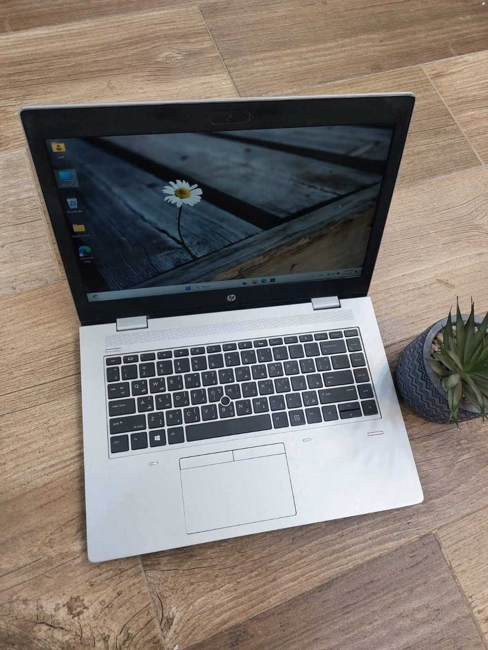 السلام عليكم ورحمة الله وبركاته #للبيع_لابتوب_HP
لابتوب للهندسة والدراسه والبحوث والتصاميم والالعاب 
اوتوكاد فوتوشوب ببجي وورد اكسل 
HP 
كوراي i5
جيل 8
الرام 8 ..DDR4 قابل للتطوير إلى 64
هارد 256 SSD.M2 قابل للتطوير إلى 2 T
حجم الشاشه 14 
كرت شاشه 4
كيبورد ضوئي 
ويندوز 10 برو 
نظافه 98 %100
بطاريه 3 ساعات 
دقة الصوت استريو 
وزن خفيف سوبر سلم 
ملحقات شاحنه اصليه جنطه 
السعر 330 الف وبي مجال 
التوصيل خاص او على الرقم ***********
