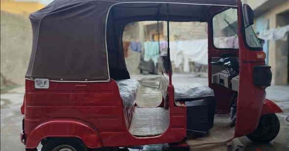 تكتك مديل 2017 مكينه 20 خير من الله
مصبوغه عام جماليه أوراق اصوليه التكتك كامله ما بيها أي نقص الشراي تعال واتساب *********** 
العلوان بغداد مدينة الصدر
