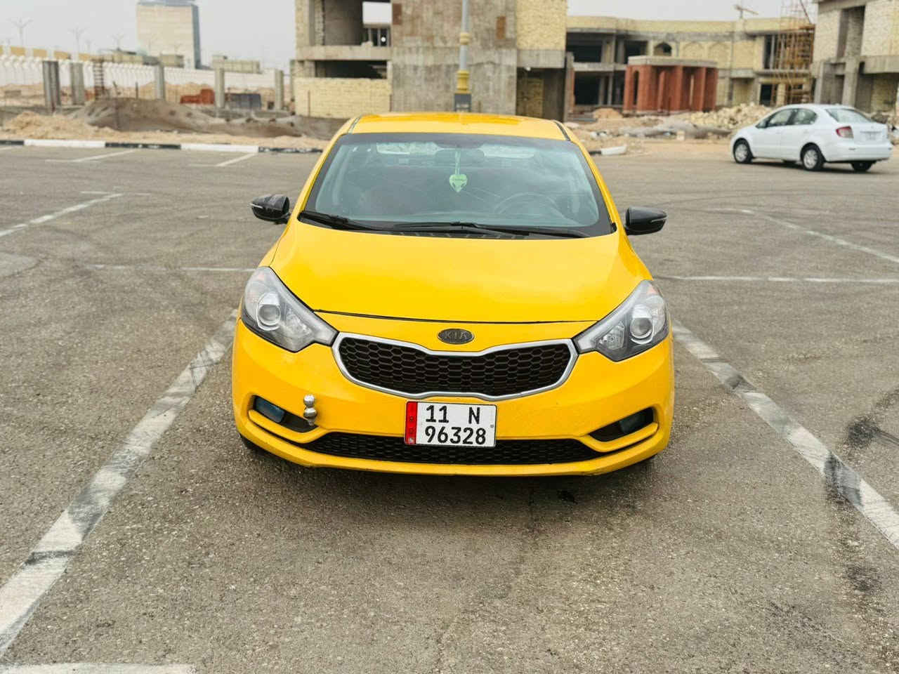 السلام عليكم للبيع كيه فورتي مديل 2014 وارد امريكي حادثه هلال خلفي مكينه كير حداديه جديده تبريد ثلج الموصفات مثبت سرعه مري شفط شاشه جبيره تحكمات استيرن سستم دمام كامره دواره حساسات خلفيه تخم تاير جديد السياره جديده وجاهزه من كلشي السعر 98 مكان السياره كربلاء الستفسار اكثر عل رقم***********
