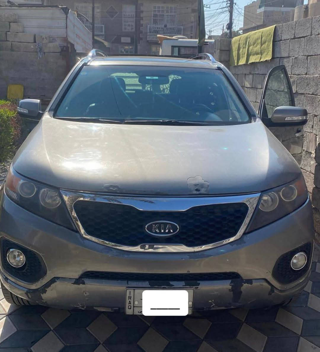 كيا سورنتو موديل ( ٢٠١٢ )
وارد أمريكي فول مواصفات 
فتحه سقف
تحكمات ستيرن
اشاير بالمري
محرك 6 سلندر ٣٦٠٠
7 راكب 
كير محرك خير من الله سياره مال بيت يشهد الله وعلى أيدي
السياره بأسمي 
بيها جراد مثل ما موضح بالصور 
و السونار مرفق أيضا 
السعر ( 130 ) وبيها مجال
*********** 
مكان السياره بغداد بغداد الجديده
