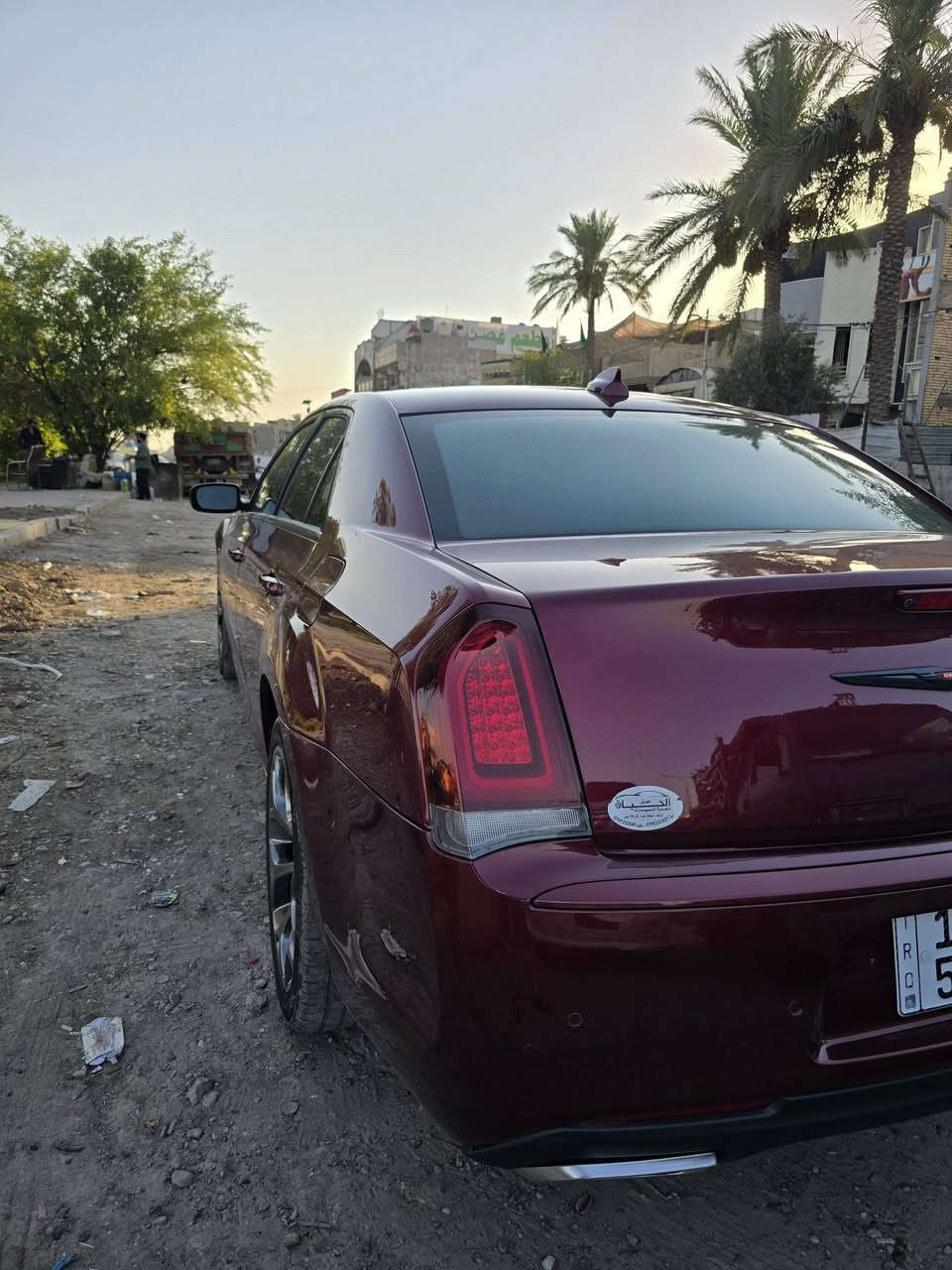 كرايسلر 300S (أوباما) موديل 2022
لون كرزي رقم بغداد باسمي تحول ثاني يوم  
دخول جديدي ضباط ماشية ٥١ميل

 ال (S) فول مواصفات 1/1 
فتحة سقف بانوراما 
شفتات ستيرن
كشنات سبورت جلد وتدفئة
وضع قيادة سبورت (Sport Mode).
سستم صوت بلادي ضخم مع دمام
رادارات جانبية (نقطة عمياء)
حساسات أمامية وخلفي  
والحادث بجهة السايق (جاملغ وبنيد وراس الشاصي بي تعدل )
الجاملغ مبدل ومصبوغ
البنيد نفسه مرجع تعديل بارد (PDR)
وسستم الإيرباك كامل 
مرجع بلادي وشغال 100%
***********
🟩 المكان بغداد الشعلة 
السعر ٢٧٠ وبيها مجال
