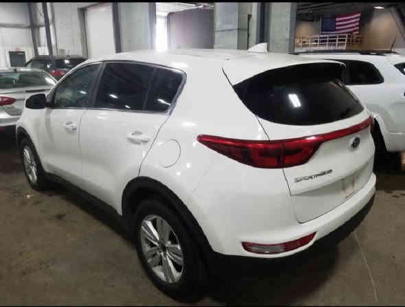 السلام عليكم كيا سبورتج 2019 للبيع وارد امريكي الظرر عطل بلمحرك ومرفق تقرير من امريكا بلعطل صور امريكا مرفقه بلمنشور مع صورها الحاليه  السعر 168 وبيها مجال بسيط للاستفسار الاتصال ع الرقم ‎0771 304 5853
