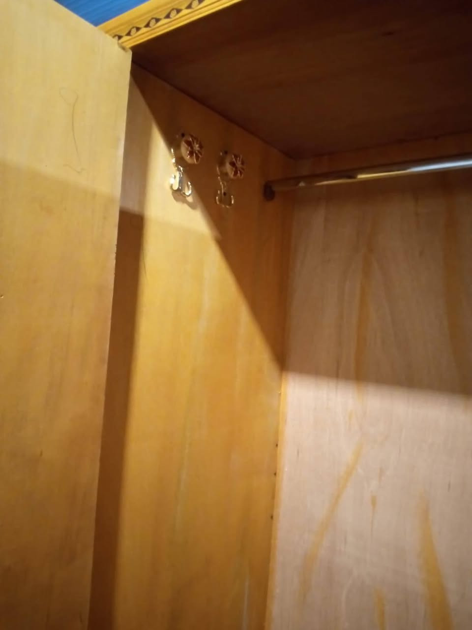 كنتور اربع بيبان ٦ الرفوف مع تعاليك موضحه بالصور  نضافه شكل انته تقيم سعر مع شد ٢٢٥  بيه مجال لشراي اكو توصيل عنواني كربلاء حي عامل منطقه ثانيه رقمي ***********
