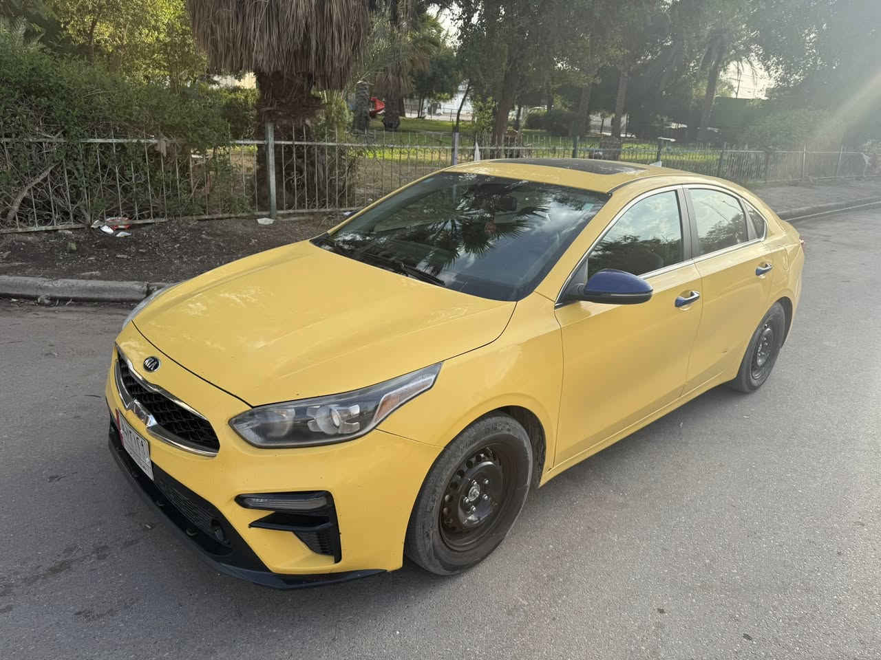 كيا فورتي موديل 2021
وارد امريكي 
حادثهة مواضح بلمنشور 
مكينة گير حدادية تبريد على الفحص
حجم المحرك 2000 
مكفول لا تبخير ولا تنقيص
المواصفات 
بصمة
كشنات جلد
تحديد مسار 
توقف ذاتي حساسات خلفي امامي 
تحكم ستيرن
شاشة 
كامره دواره 
تبريد بيانو 
مضخمات صوت 
تدفئه تبريد 
وبيهة هواي مواصفات بعد السيارة فول مواصفات
مكان السيارة بغداد شعله
بأسمي 
رقم بغداد
مصفرة هيئة وغرامات 
ماشية 100
الاتصال ***********
