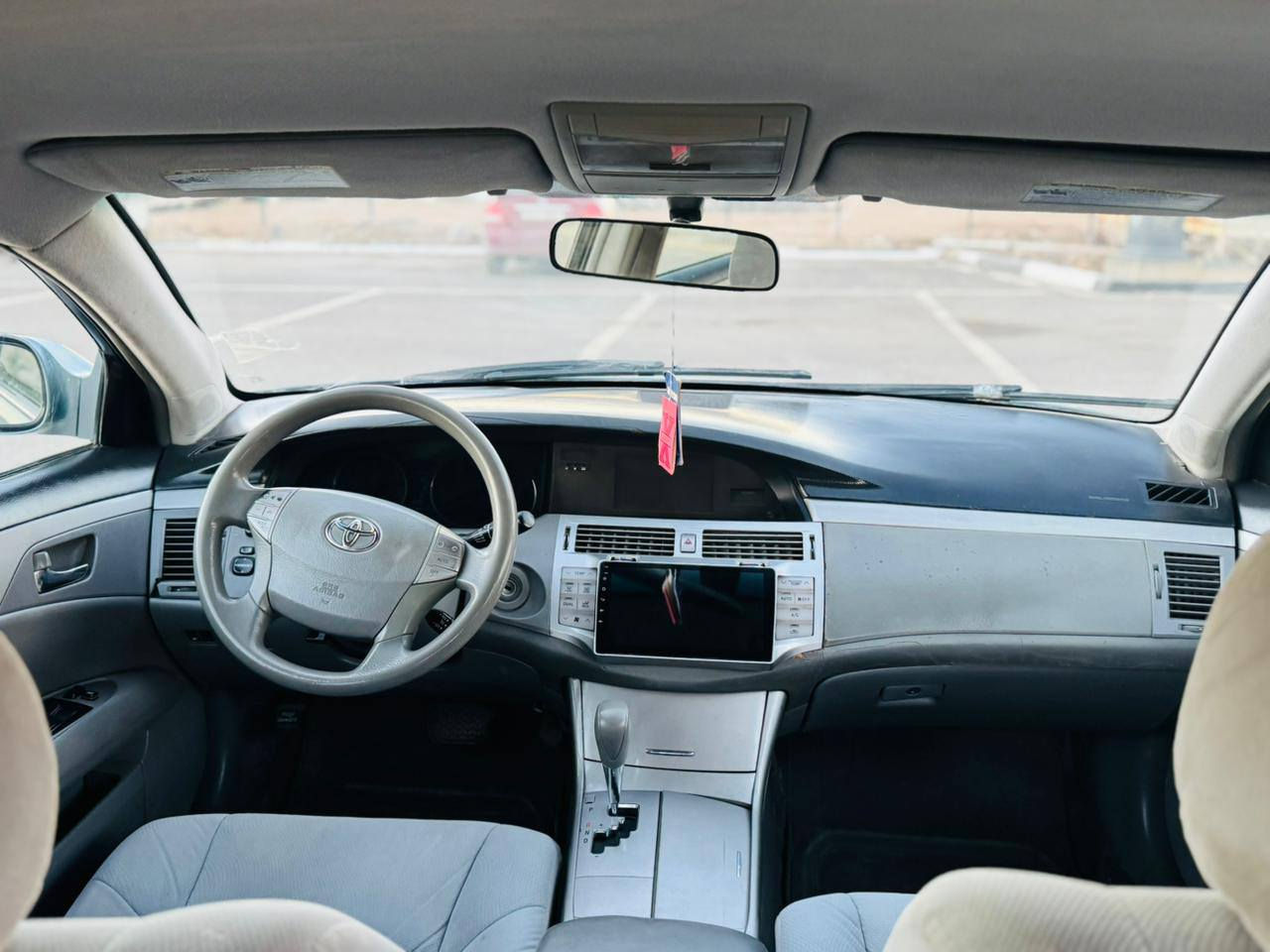 سلام عليكم 
تيوتا افلون موديل 2008 وارد امريكي مكفوله كفاله عامة  بس قطعة وحده اثر جرود كشن كهربائي كامره خلفية قطعتين تبريد مثبت سرعه وحساس امامي وخلفي مكينه 6سلندر حداديه تختم تاير سنويه  ل2027
المكان كربلاء *********** ناصرية, ذي قار
