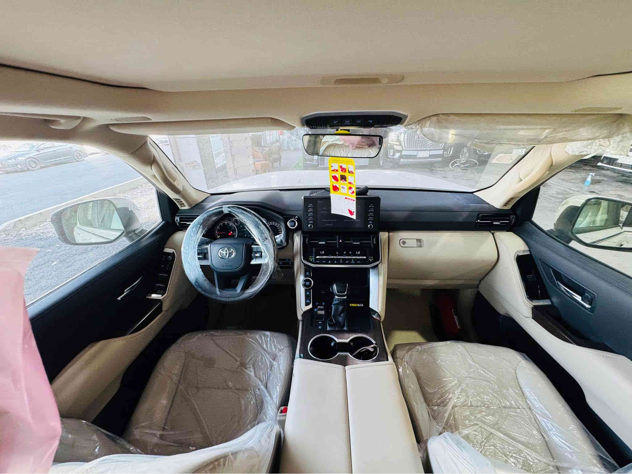 TOYOTA  
SAS  شركه ساز
رقم بغداد بسمي 
كل غراض بلادي موجود سياره 📦
‎الموديل :2024 . 
‎العداد :9000الف كيلو متر ..
‎* سقف سلايد .  
‎شغال /ثلاجه 
* 3 شاشه.  
‎* صندوق كهربائي  .  
‎* المقاعد الأمامية كهربائية . 
‎* المقاعد الأمامية و خلفية تبريد وتدفئة . 
‎* حساسات أمامية و خلفية.  
‎* كاميرا 360  4كاميرا
السعر ٧٥٥وبيهة مجال 
وكالة تويوتا عيراق شركة ساز اصلي 
العنوان زيونه تقاطع ملعب الشعب
***********
*********** بغداد
