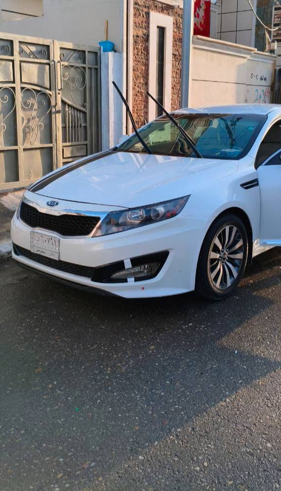 سلام عليكم 
للبيع 
كيا اوبتيما 2011 وارد امريكي
لون ابيض صدفي 
رقم انبار 
تحكمات كلها شغاله داخلها نضيف كتب الشركه بعدهن بيها
تبريد ثلج تدفئه شغاله اشاير بالمري
 بصمه فتح صندوق اكزوزات 2
محرك2400 GDiمكفول من تبخير وتنقيص
كير اوتو وعادي 
سياره ليبل واحد بيها جاملغ امامي وجاملغ خلفي فقط قطعتين لافتح ولا تبديل 
الباقي كله مكفول
سعرها 115 مكاني الرمادي 
***********
