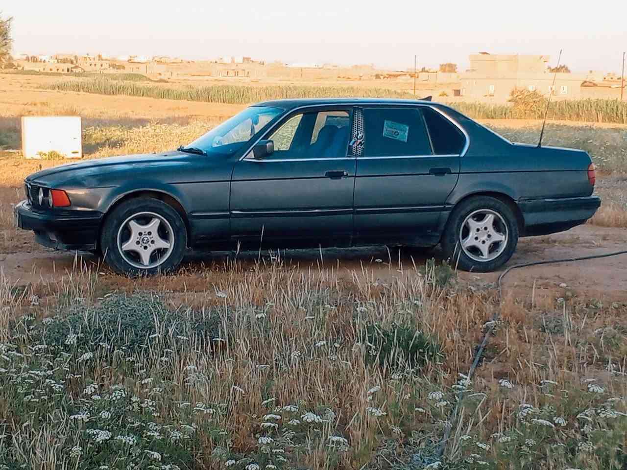 السلام عليكم 
BMW735موديل1991
رقم نينوى
كير و محرك نضيفات صدر جديد غرفتها بل چيس جديد ✅
كربائياتها كلها شغاله 
للبيع و مراوس هم يرهم السعر 25 وبي مجال 
هـ ***********

