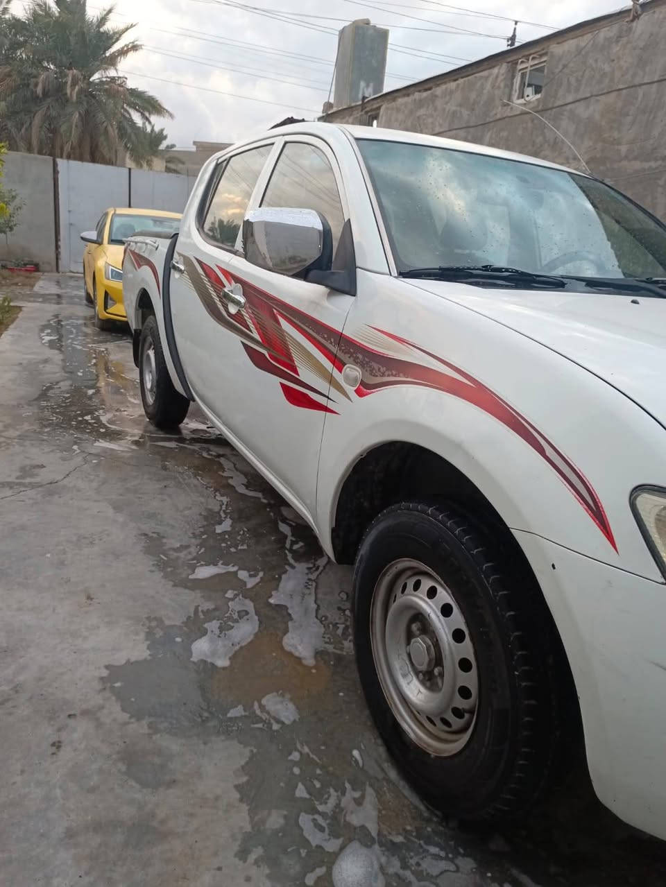 السلام عليكم بيكم متسيبوشي موديل 2015
سياره خير من الله كير ومكينه مكفولات
سياره مكفوله من الصبغ ول تبديل
تخم تاير جديد حداديه جديده
العنوان بغداد السعر 130$ بيه مجال  لستفسار ***********
