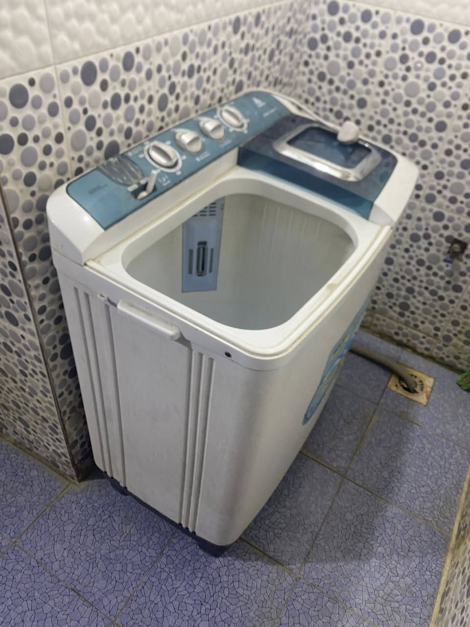 السلام عليكم  غراض منزل للبيع للاتصال ***********
***********
الرقمين بيهن واتساب
