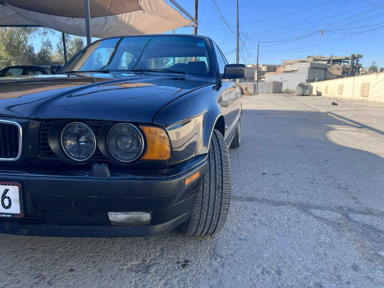 السلام عليكم
للبيع سياره bmw موديل 1991 حجم 520i وارد الماني بجم عريض فول كير عادي محرك كير تبريد صدر امامي خلفي كلو جديد رقم جديد كابون بسمي السياره شرط تراي سياره جاهزه شرط التحويل مكاني موصل
السعر 55$ بيها مجال 
للستفسار 
***********
***********
