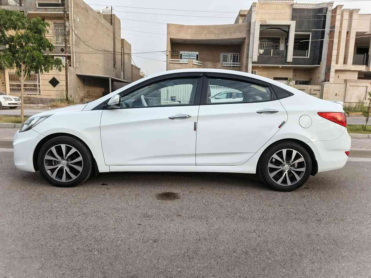 السلام عليكم
هونداي اكسنت خليجي موديل 2015 محرك 1600 دوش
رقم بغداد بااسمي الموصفات فتحه سلايد تحكم ستيرن شاشه كامره اشاير بالمري نضام eco داخل جلد 5 ويل كب ماشيه 103,800 الف كيلو حقيقي سياره استخدام قليل مال بيت مابيه اي نقص .. تخم تاير جديد باتري جديد محرك كير تبريد مكفولات صدر السياره نضيف الكشر بي ملاحظات بسيطه الباب الخلف السكن بيه بارد مع هلال الجاملغ والبنيد بي تعديل قليل ع جهه لايت السكن بدون دواخل بدون معجون وصبغ
السعر : 106$ وبيه مجال للشراي
مكاني بغداد البياع وهذا رقمي للاستفسار ***********
