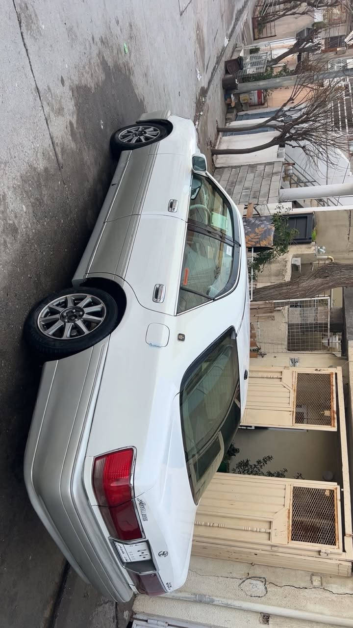 مەلیکەی ساغ
٢٠٠٢
دیفۆڕی گەورە
پێشو دوا کریستاڵ
ناو زەرد
٣ دوگمە پەردە
چوار کوشن کارەبا

***********
