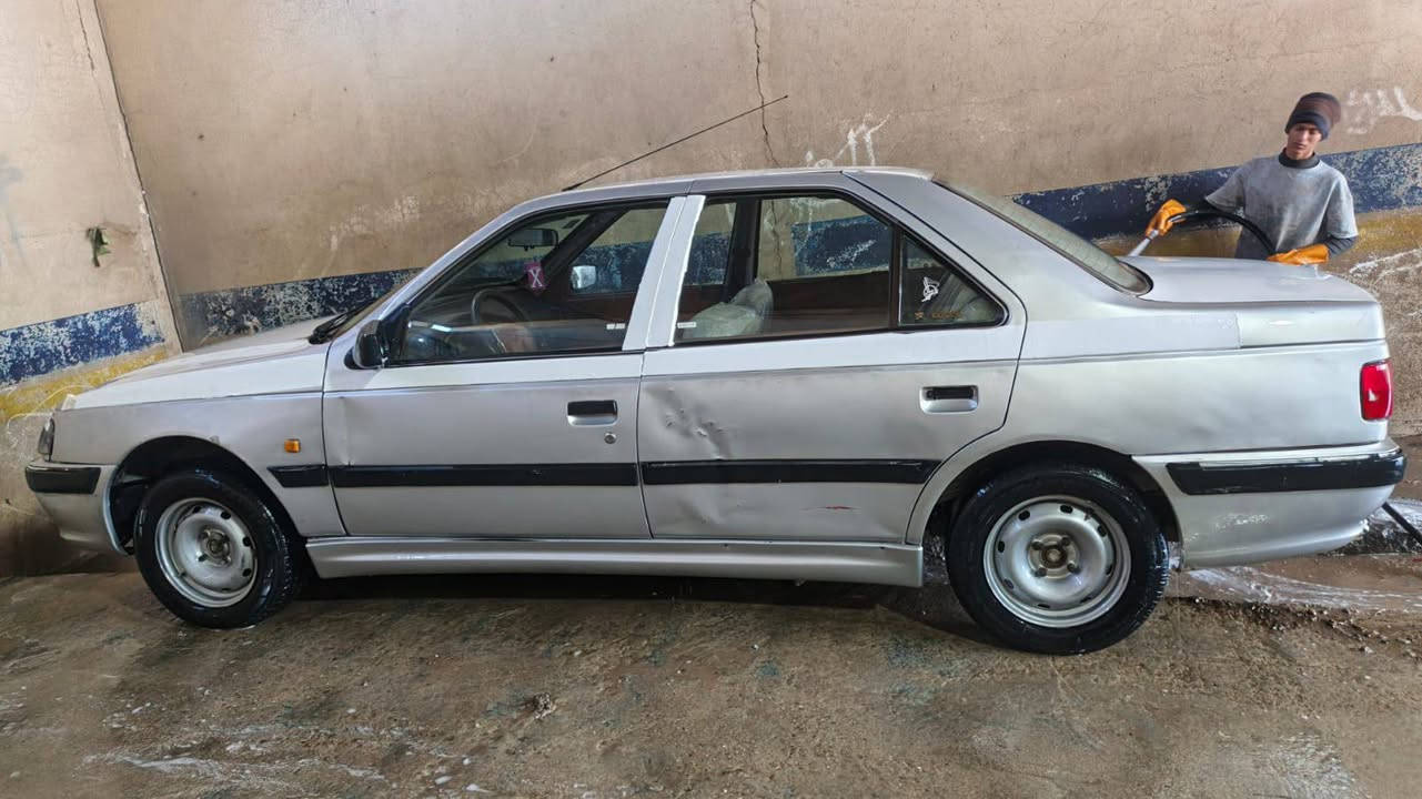 مكلف بالنشر سياره للبيع بيجو بارص 2012 سعر 38وبه مجال ***********
